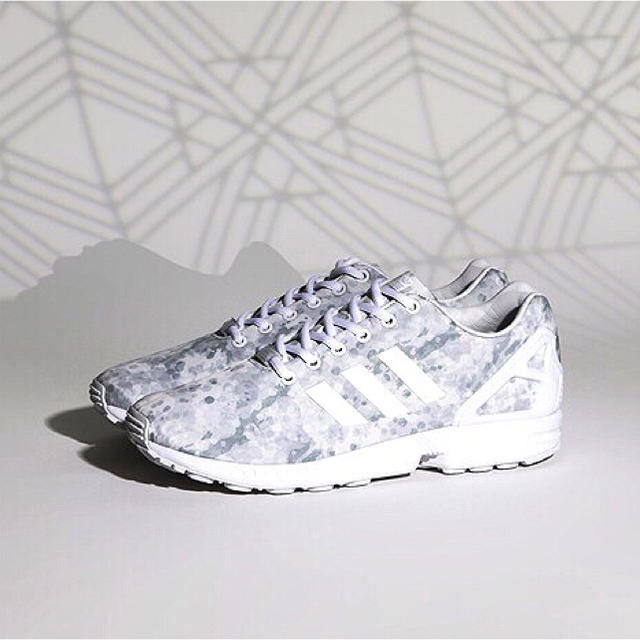 【未使用品!】アディダス ホワイトマウンテニアリング ZX FLUX