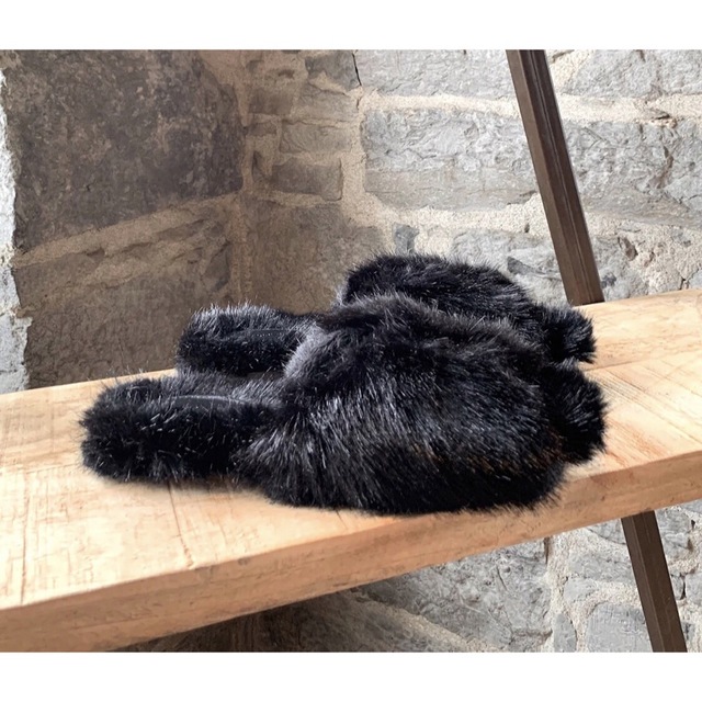 美品 シモーネロシャ フェイクファー フラットサンダル ブラック 36