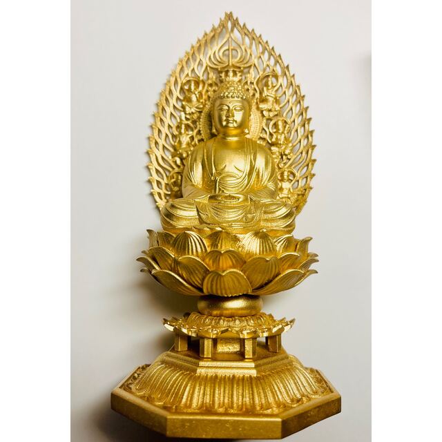 釈迦如来坐像 仏教美術 仏像 金色